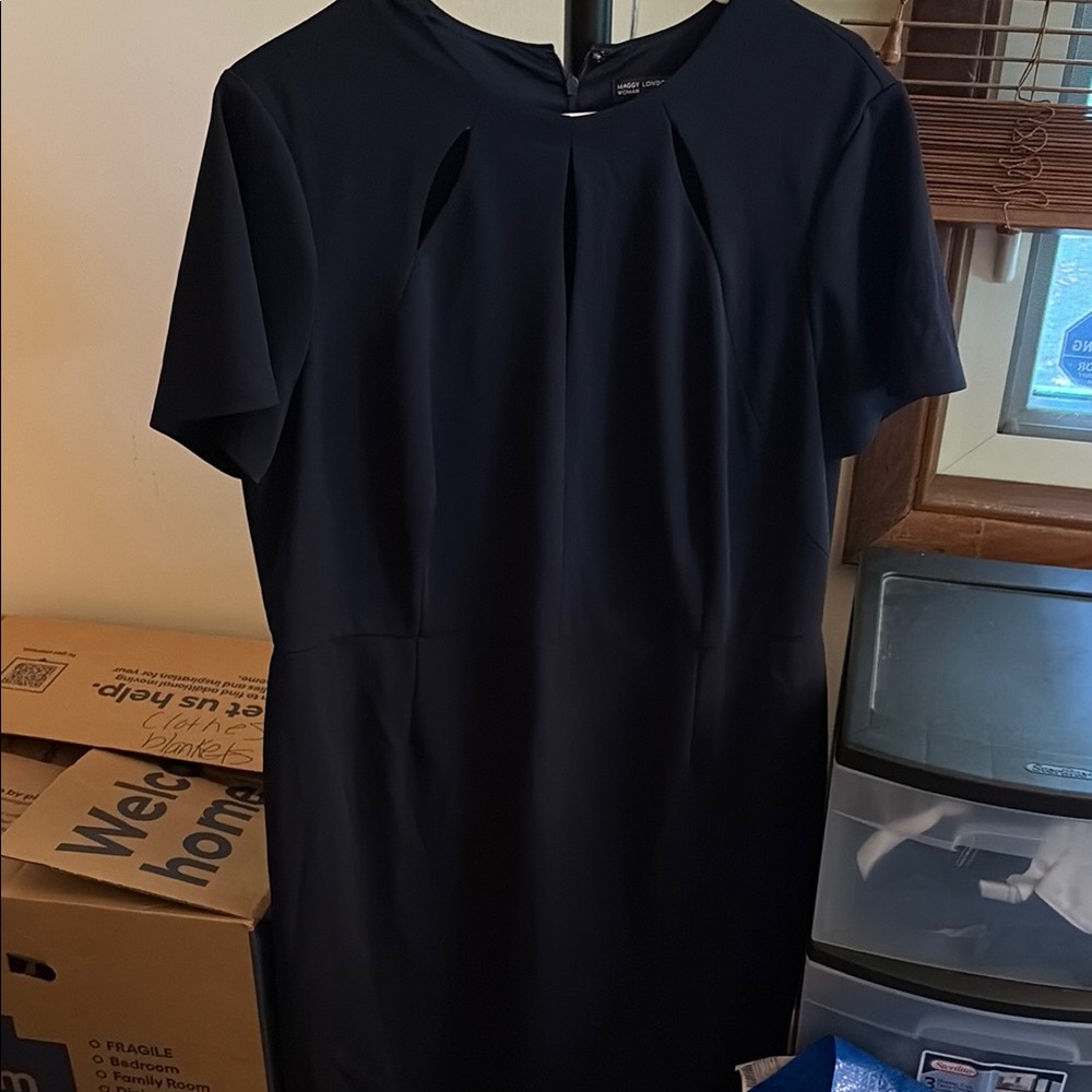 Maggy London Blue Sheath Midi Dress Crew Neck